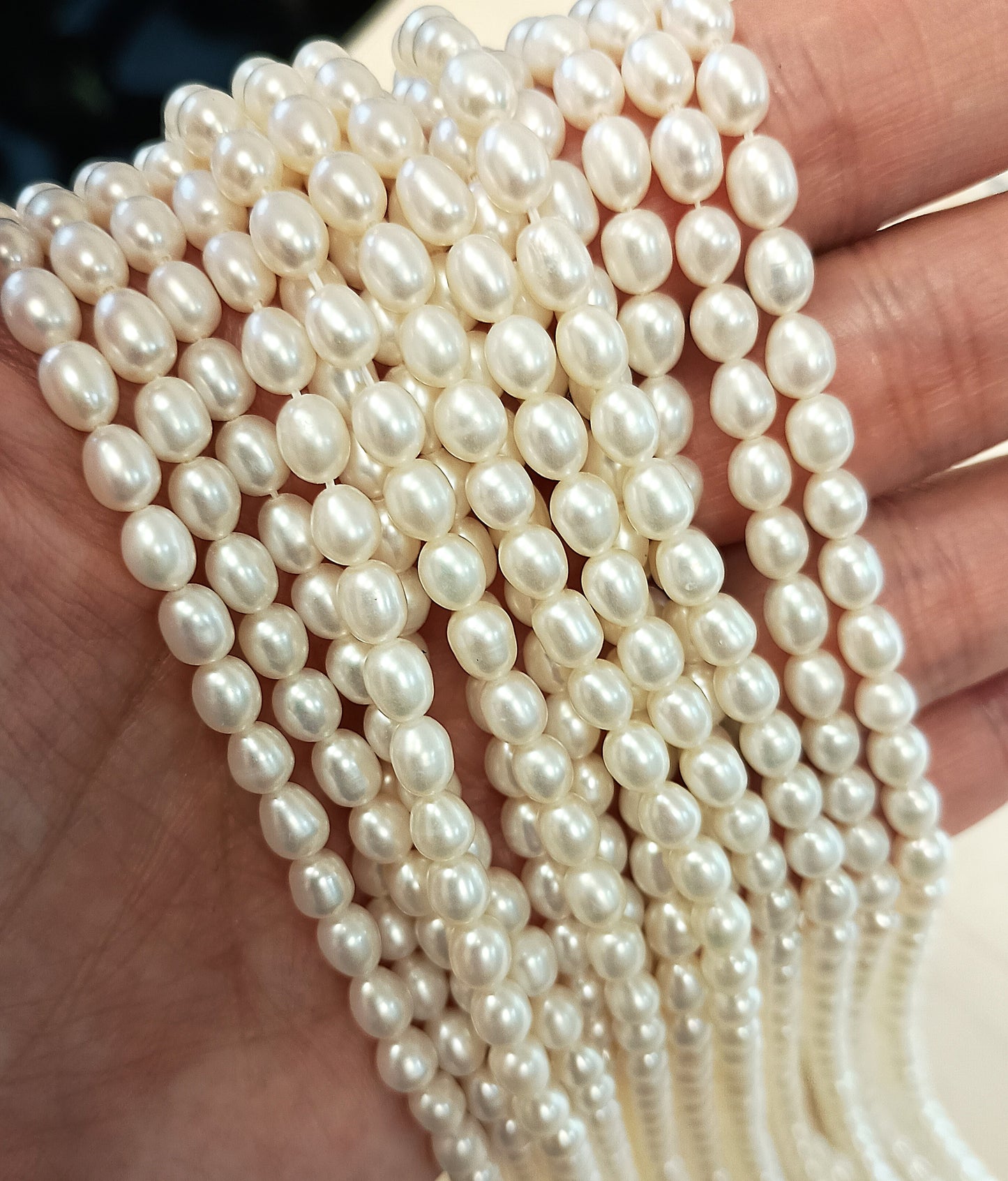 White Natural Freshwater Pearl Oval beads no modification, approx.6 mm