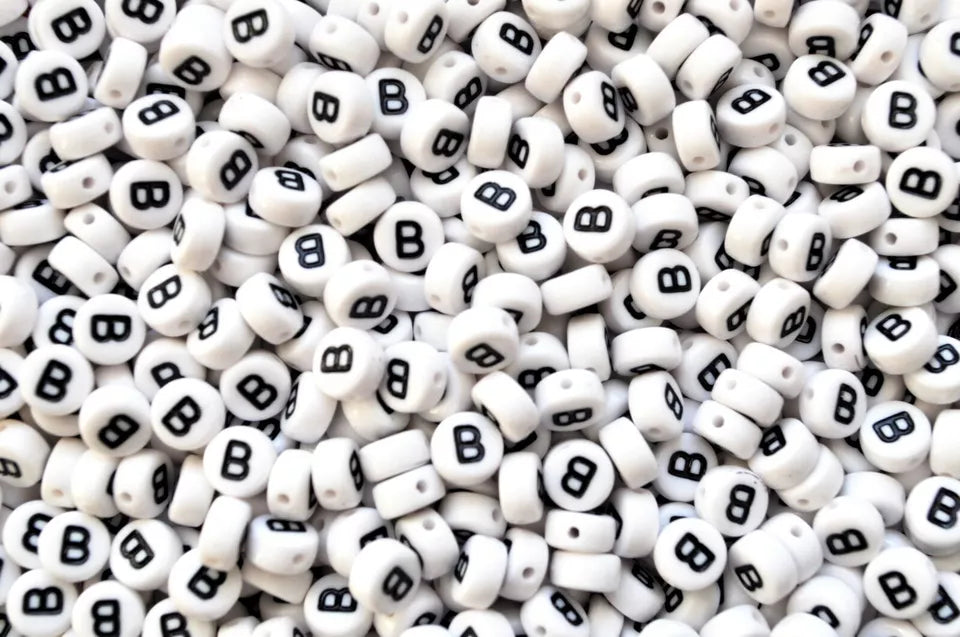 100 x 7mm white FLAT ROUND single & mixed alphabets / letters acrylic beads