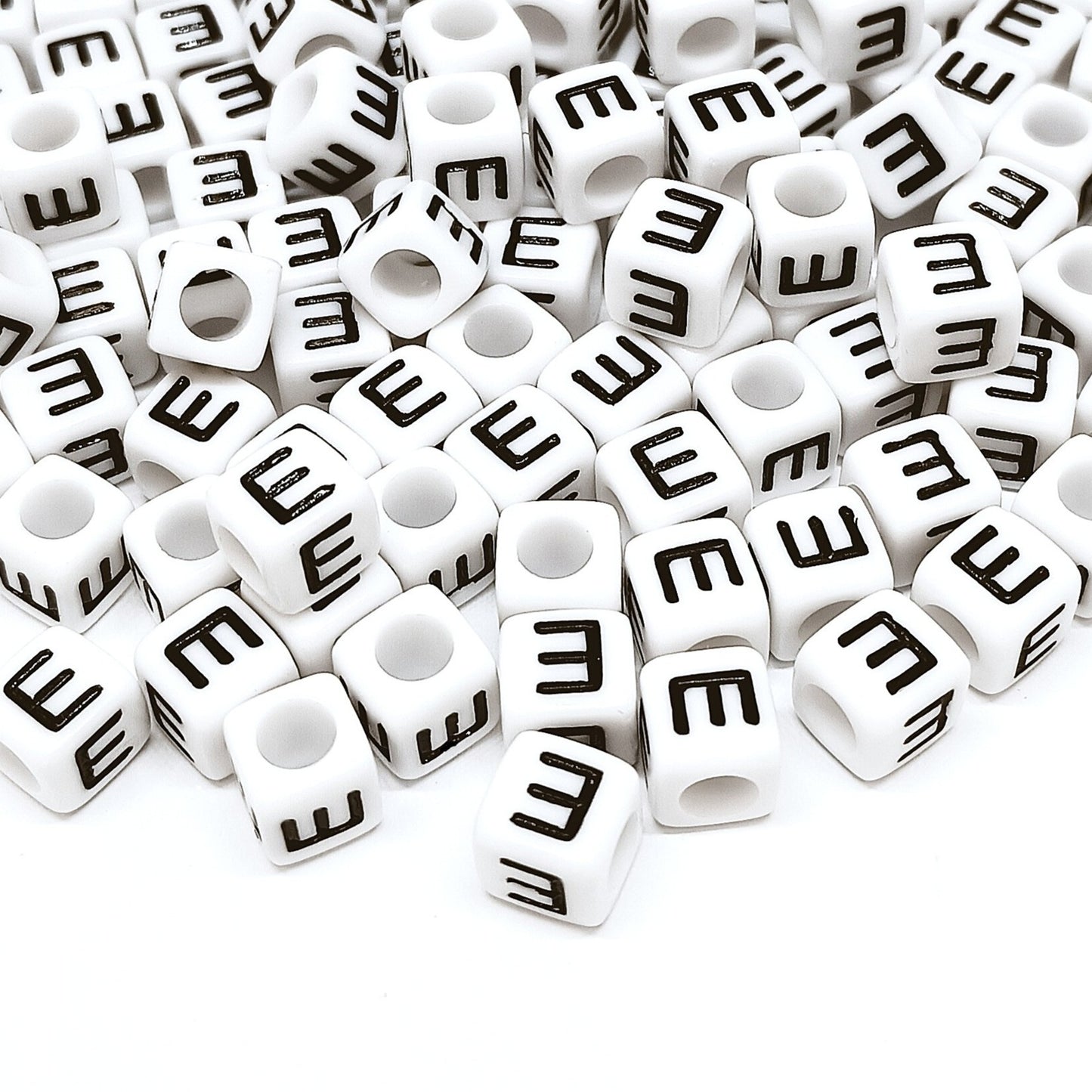 1000pcs 6mm Cube White Alphabet Beads