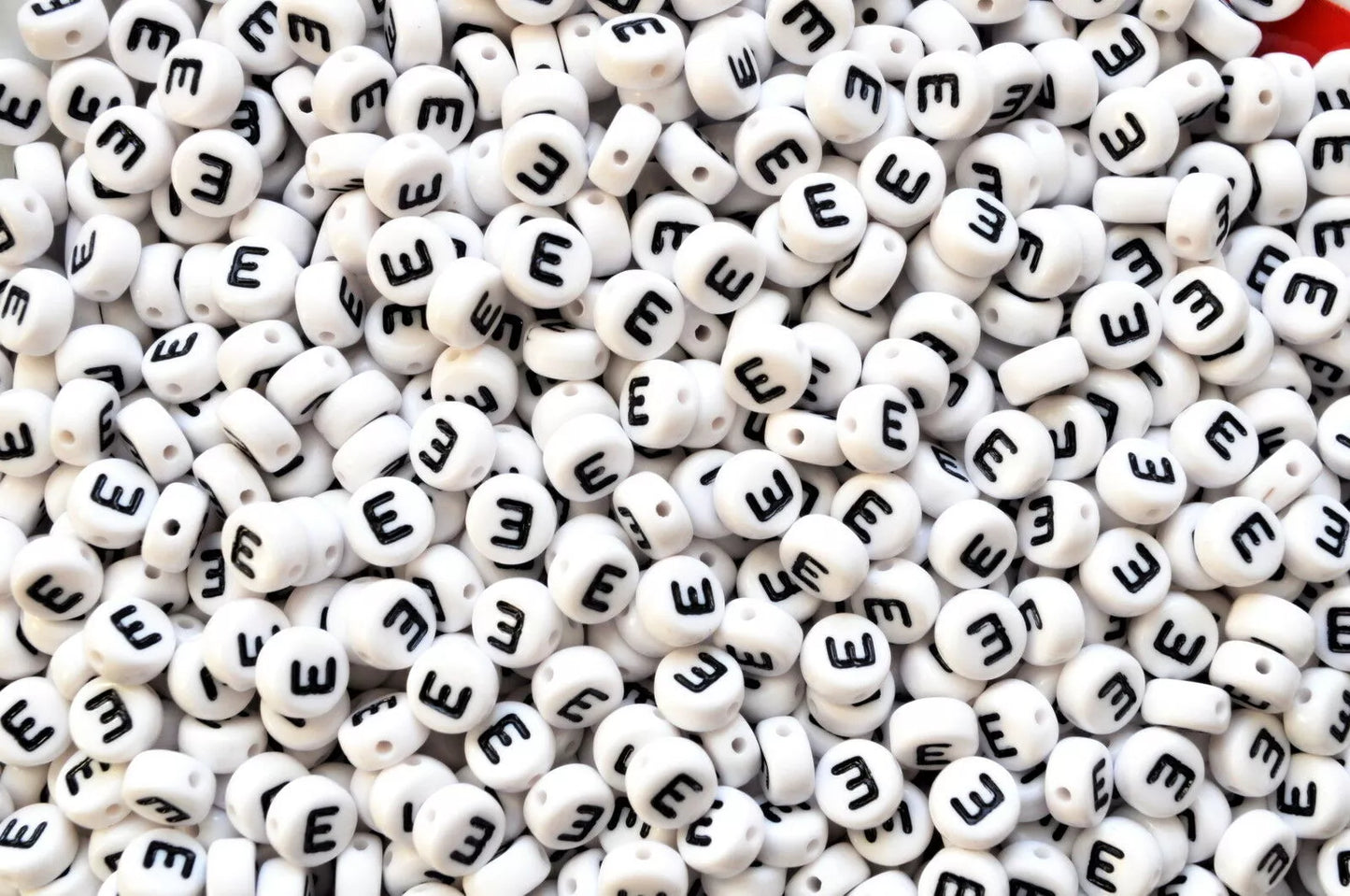 100 x 7mm white FLAT ROUND single & mixed alphabets / letters acrylic beads