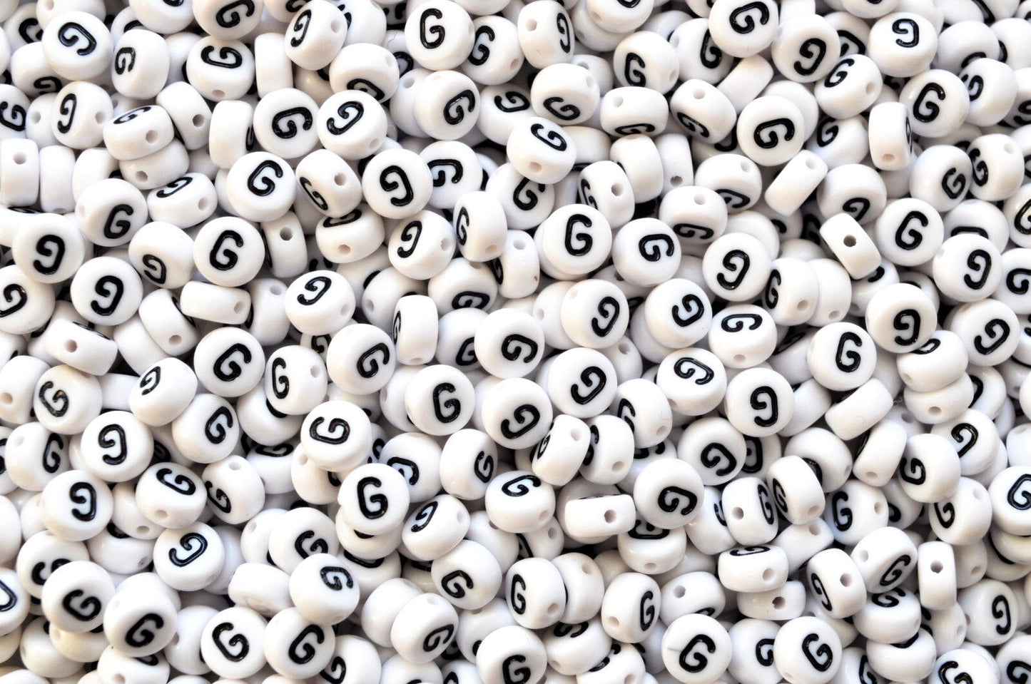 100 x 7mm white FLAT ROUND single & mixed alphabets / letters acrylic beads