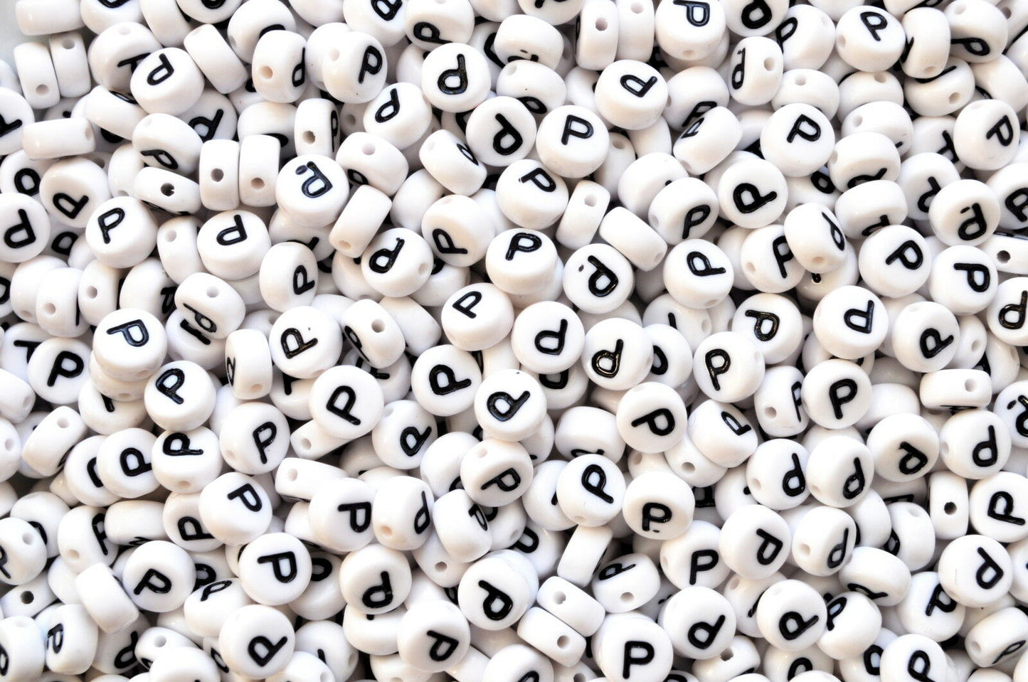 100 x 7mm white FLAT ROUND single & mixed alphabets / letters acrylic beads