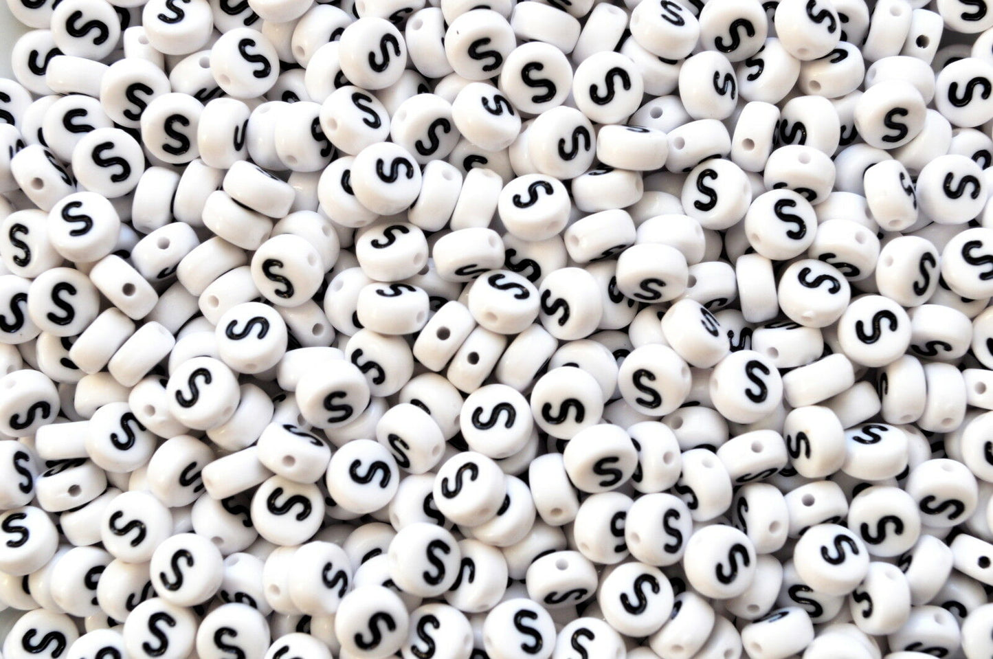 100 x 7mm white FLAT ROUND single & mixed alphabets / letters acrylic beads